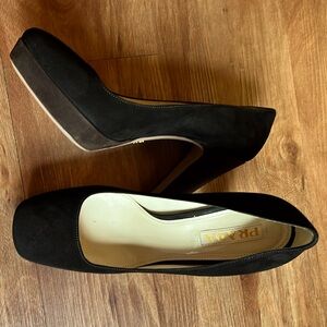 NWOT PRADA PUMPS